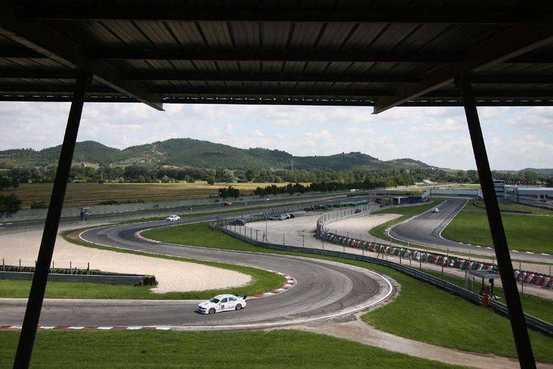 PERUGIA, ALL’AUTODROMO DELL’UMBRIA, GARA SU PISTA CON MODALITÀ DI