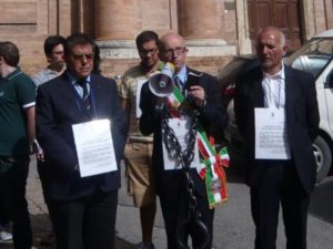 Photo1