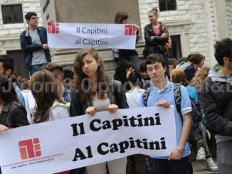 Aule di giustizia al Capitini, le famiglie dicono no, è protesta
