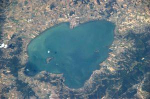 lago_trasimeno_dallo_spazio