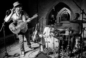 ScheggiAcustica_ Nel 2012 alle Rughe il blues di Francesco Piu