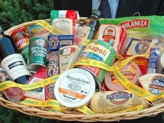 Umbria Codacons Coldiretti regalano pacchi alimentari famiglie regione
