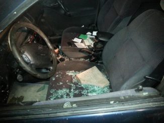 Nuovo raid vandalico in centro, danneggiate cinque auto
