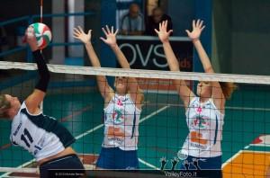 Giorgia Baldelli attacco - Serena Ubertini e Martina Tiberi muro