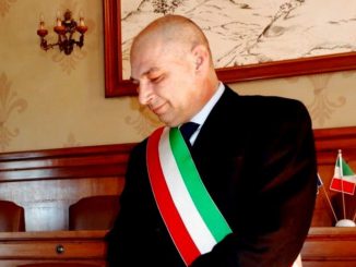 Obbligo vaccinale, un vespaio di polemiche, scendono in campo i sindaci del Centrosinistra