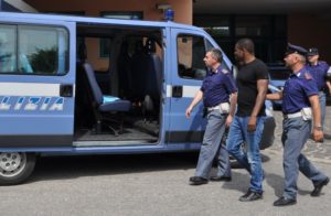 ESPULSIONEspacciatorePOLIZIA