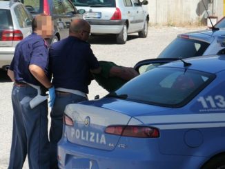 Furto con destrezza, ruba un cellulare a una ragazza a Fontivegge, arrestato