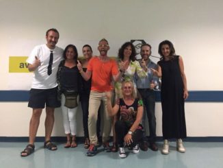 Una folata di energia e di positività ha invaso, nel primo pomeriggio di Ferragosto, il reparto di oncologia medica dell'ospedale Santa Maria della Misericordia di Perugia. Leonardo Cenci, la "iena" Mauro Casciari ed un gruppo di volontarie di Avanti Tutta onlus hanno dato vita ad un'allegra cocomerata.