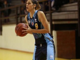 Veronica Dell'Olio torna a Umbertide Ci sarà anche un ritorno nel roster di Pallacanestro Femminile Umbertide per la stagione 2015/16. A distanza di 20 mesi, infatti, torna a vestire la casacca biancoazzurra Veronica Dell’Olio, dopo averla già indossata dall’estate 2011 fino al novembre 2013.