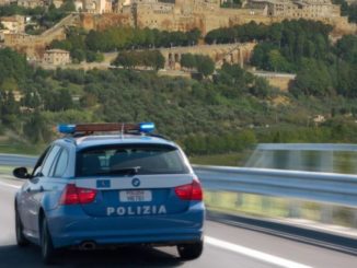 Chiazze di olio minerale sulla ss79 bis, si ipotizza uno sversamento doloso