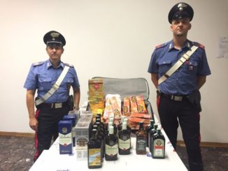 Rubano whisky e tonno