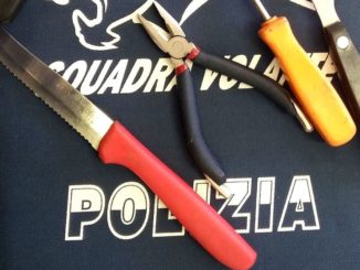 Rubava soldi da telefoni pubblici, bloccato a Terni, denunciato