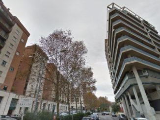 Scopre il marito a letto con l'amante, botte e urla «sovrumane»