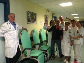 Avanti Tutta onlus, consegnate 10 nuove poltrone ed alcuni comodini