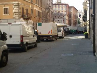 Sosta selvaggia: la Giunta risolva i problemi quotidiani