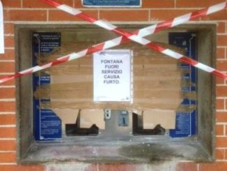 Ladri “spaccano” la fontana pubblica di Spoleto per 100 euro