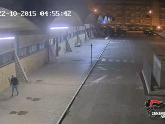 Tenta furto alla piscina comunale di Santa Maria, beccato
