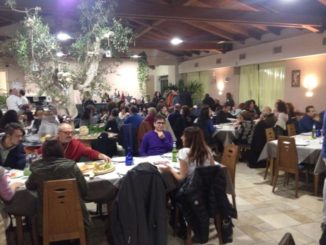 Camerieri a 5 stelle, la cena te la servono i Portavoce, partecipazione pazzesca