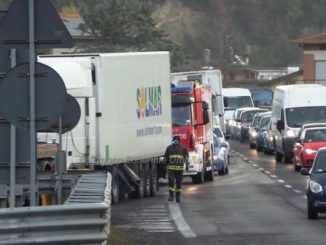 Incidente E45 Collestrada, Umbria divisa in due, chilometri di coda