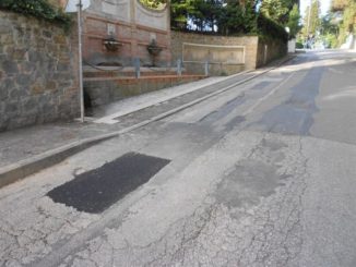 Ponte San Giovanni, già riparate l'80 per cento delle buche sulle strade del comune