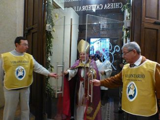 San Rufino aperta Porta, centinaia di fedeli ad Assisi