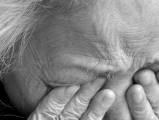 Picchia la madre dandole calci sulla testa, arrestato. Si tratta di un 22enne rumeno con precedenti specifici che ha aggredito la madre