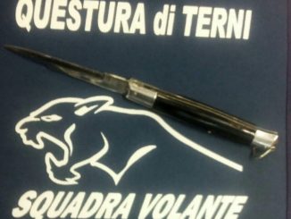 Coltello a serramanico in tasca, denunciato uruguayano
