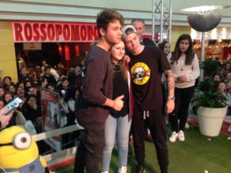 Benji e Fede conquistano il Centro Commerciale Collestrada