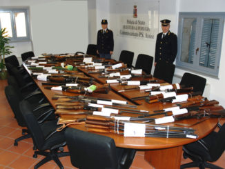 Detentori di armi, verifiche straordinarie della Polizia