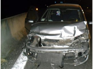 Foligno, si ribalta con l’auto dopo aver assunto droga, denunciato