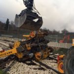 Pierantonio, si rovescia macchinario, 4 operai feriti