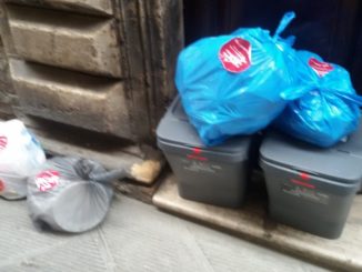 Rifiuti centro Perugia, situazione ancora difficile