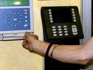 Timbratura cartellino elettronico, obbligo anche per dirigenti