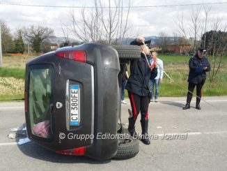 Incidente stradale a Bastia Umbra, ferita donna, coinvolta bambina