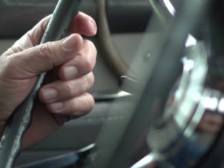 Guida a 87 anni una Panda, ma non aveva mai preso la patente