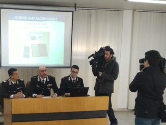 Pusher ternano cede droga dalla finestra, arrestato