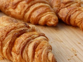 Povertà, Liberati M5s: “Il popolo ha fame? Dategli i croissant!”