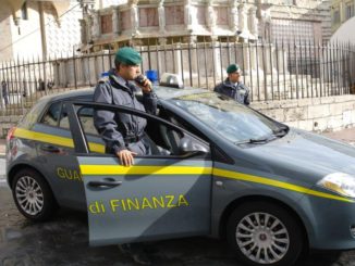 Rapina cellulare a studentessa, Finanza arresta 21enne