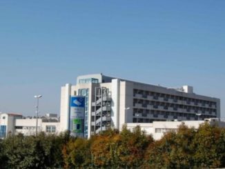 Colpo di arma da fuoco all'addome, uomo in ospedale in prognosi riservata