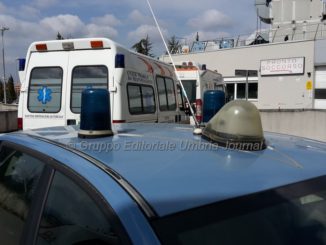 Litiga con la convivente e tenta suicidio, la polizia lo salva