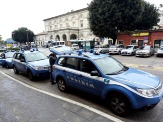 Prende a testate un poliziotto a Fontivegge, ma gli va male…