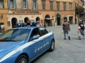 Altro assalto ai negozi in corso Vannucci, ladro ruba costosi profumi