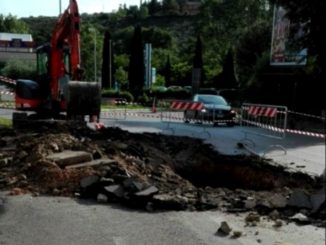 Voragine via Palermo, arriva il robot