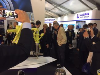 Ministro Pinotti visita lo stand regionale dell’Umbria Aerospace Cluster a Londra