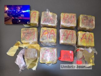 Undici chilogrammi di hashish a Collazzone, in un'auto abbandonata