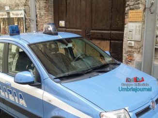 Giovane trovato morto a Perugia, polizia sul posto