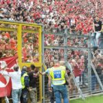 Malore sugli spalti, muore tifoso, Derby Perugia-Ternana finito all'85