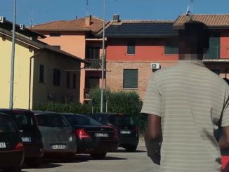 Extracomunitari insistenti fuori dai supermercati, succede a Bastia