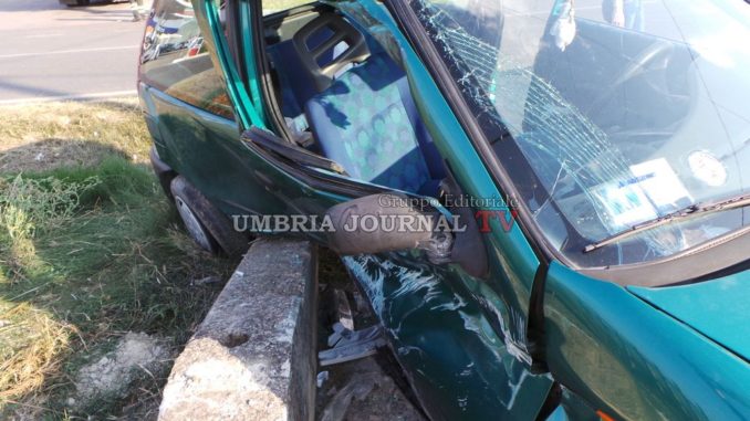 Incidente lungo la Pievaiola a Perugia, tre persone ferite [FOTO]