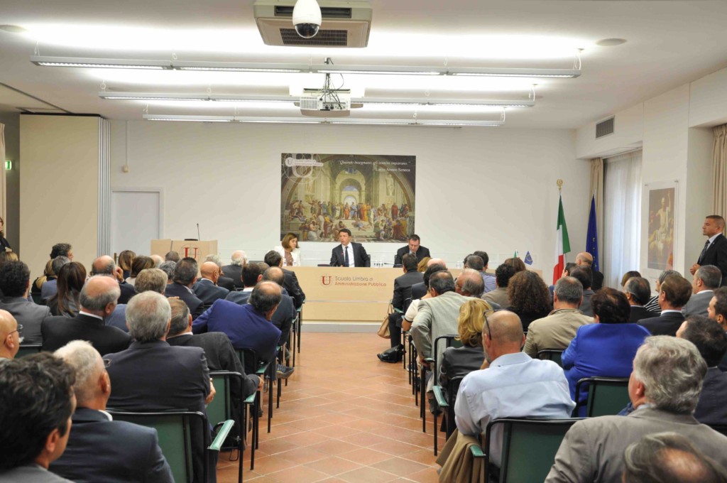 Matteo Renzi visita a sorpresa a Villa Umbra, ha ...